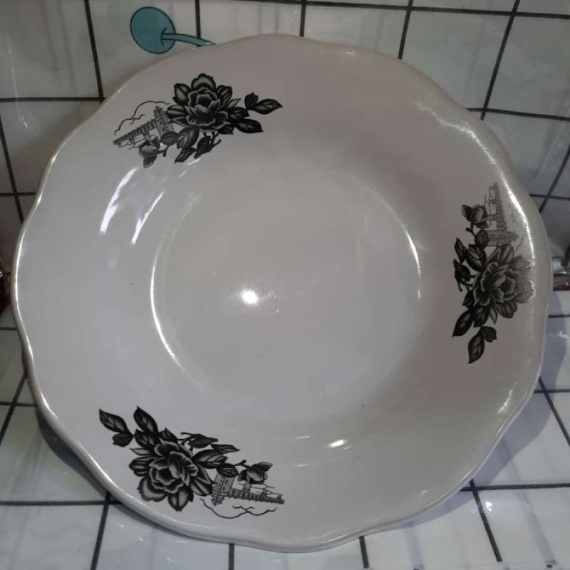 Piring Black Rose 8