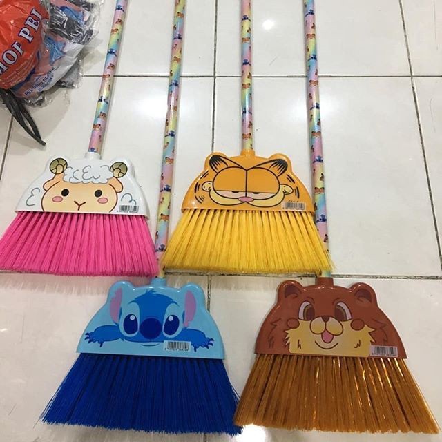 Sapu Lantai NGY Karakter