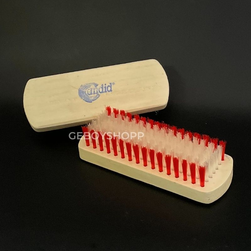 Sikat Baju Kayu Candid