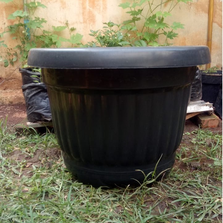 Pot Bunga No. 6 Hitam GM